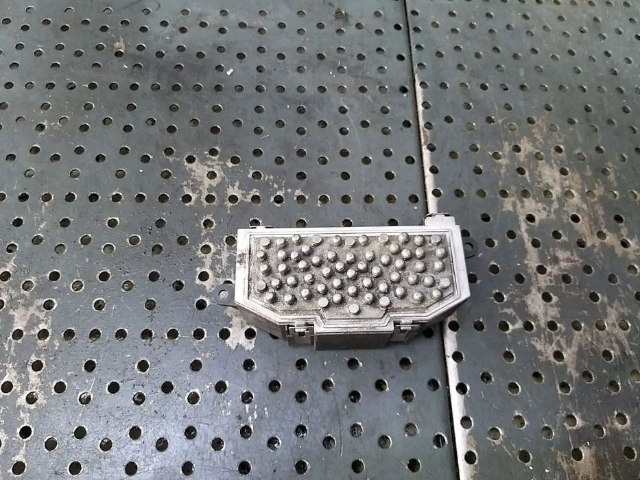 Releu aeroterma vw golf 5 1k 3c0907521 2468105381 987651g f011500002