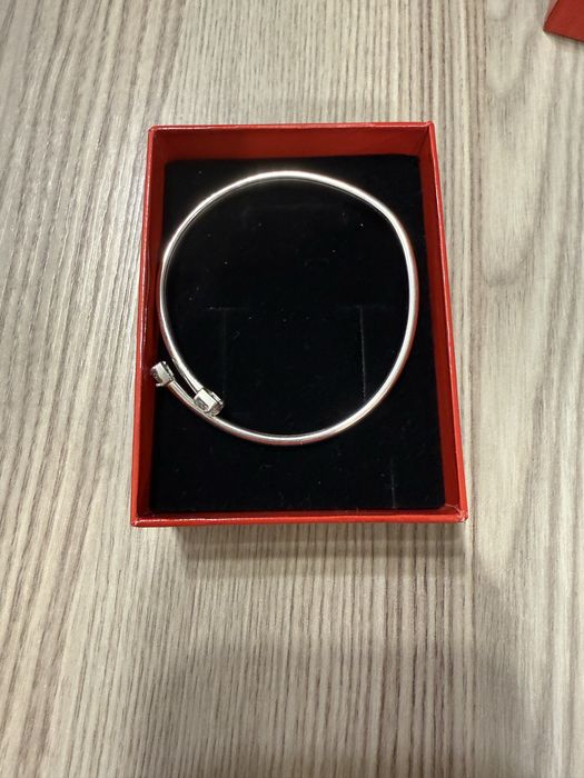 Твърда сребърна гривна със сертификат