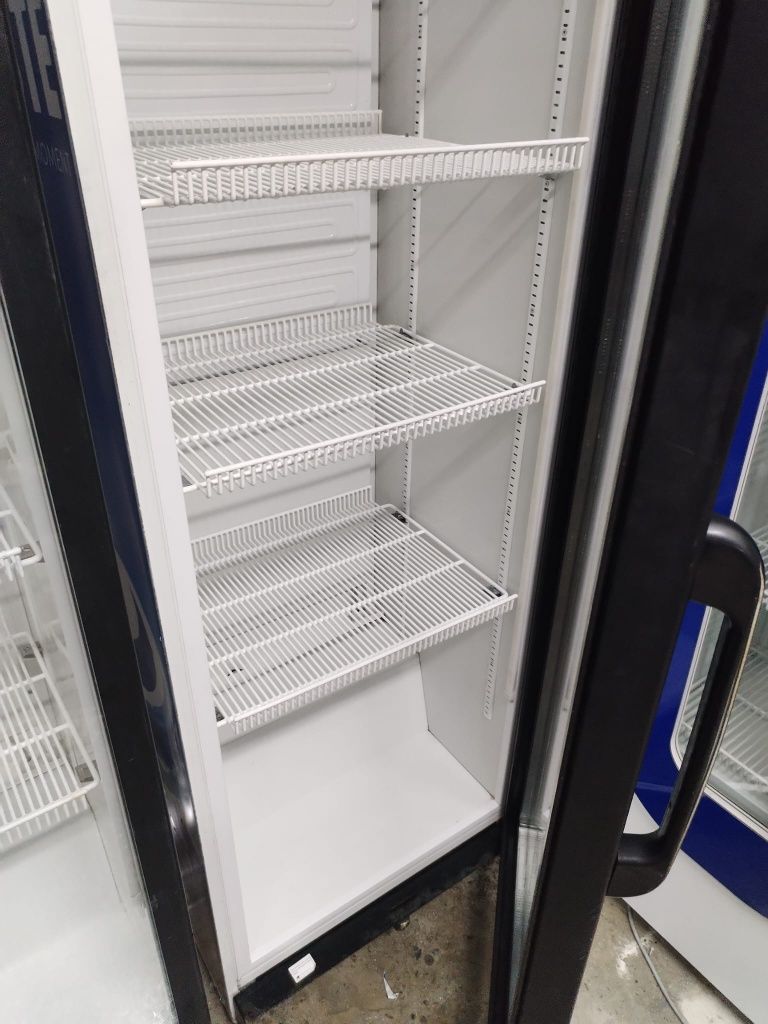Vitrine frigorifice model mediu frigider