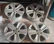 Vând sau schimb  jante originale Logan, Sandero, Duster 16 inch  16 in