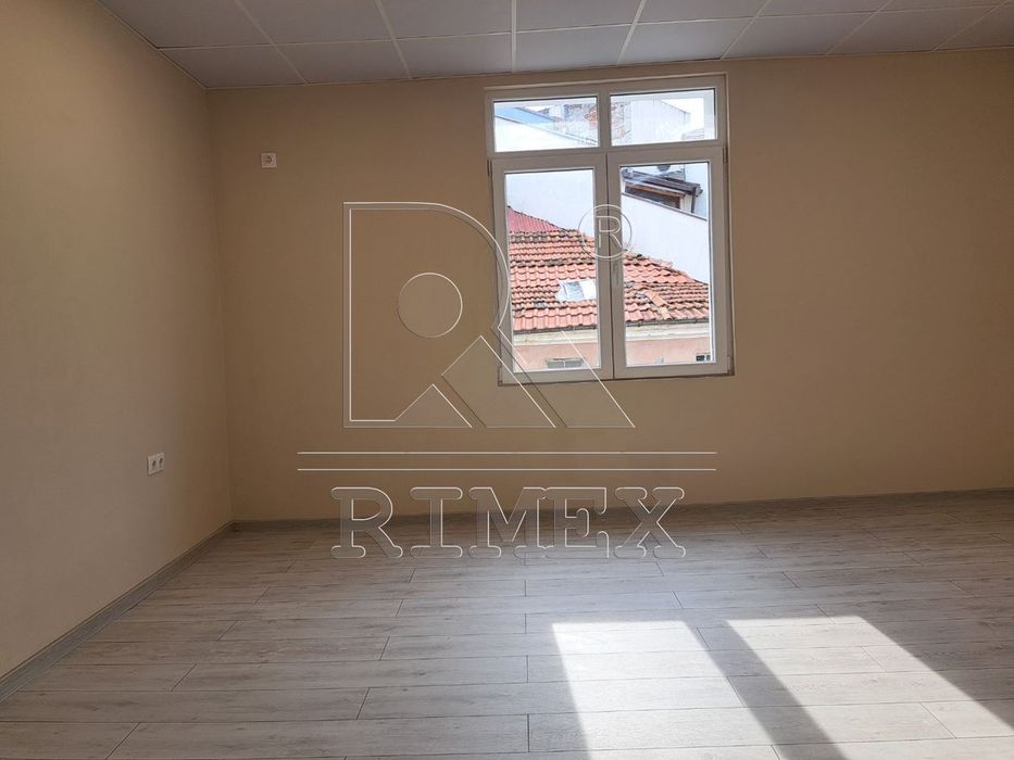 Офис в Пловдив-Център площ 30 цена 500