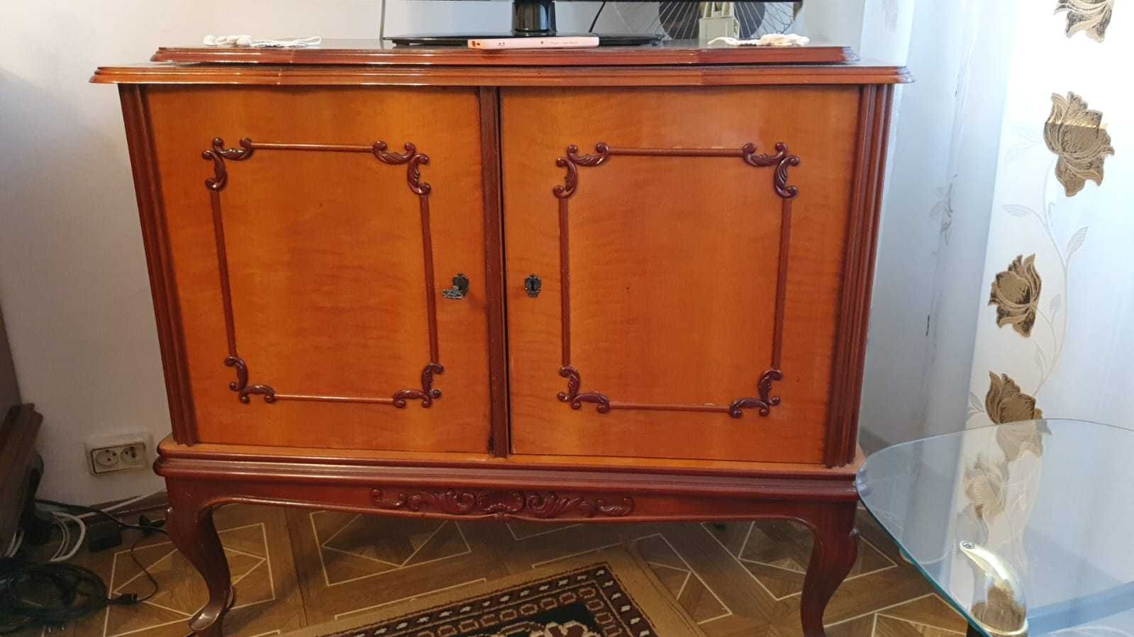 Mobila sufragerie anii 80 foarte bine intretinuta