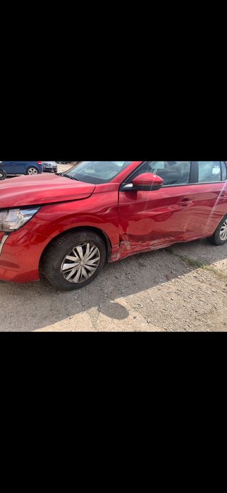 Peugeot 208 2022 1.2 benzina avariat