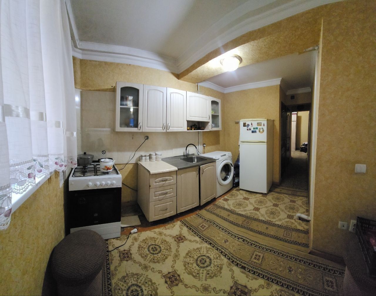 Продам чиланзар 5.  Трёх комнатная.  Балкон 2*6