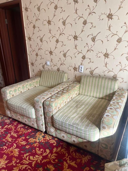 Продам два кресла