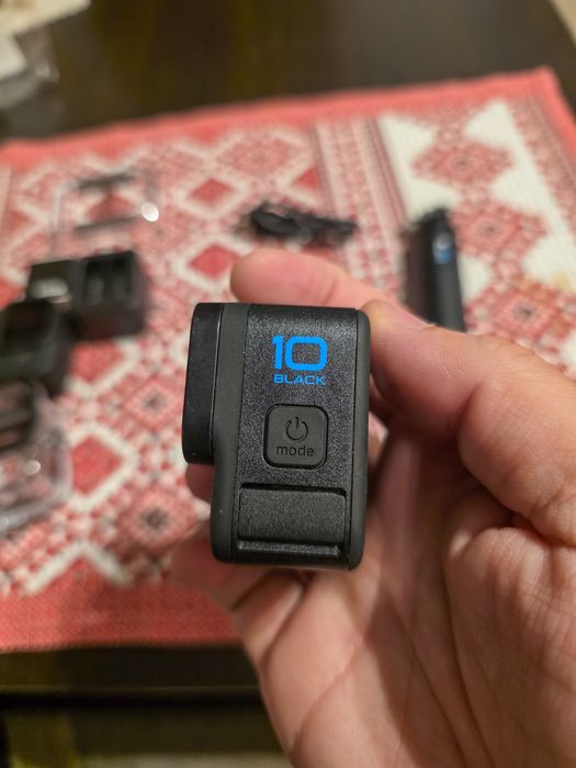 GoPro Hero 10 cu accesorii - utilizată