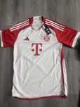 Vand tricou cu Bayern Munchen, original