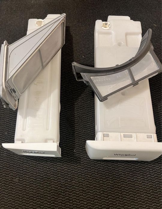 Recipienti colectare apa si filtre scame uscator Whirlpool