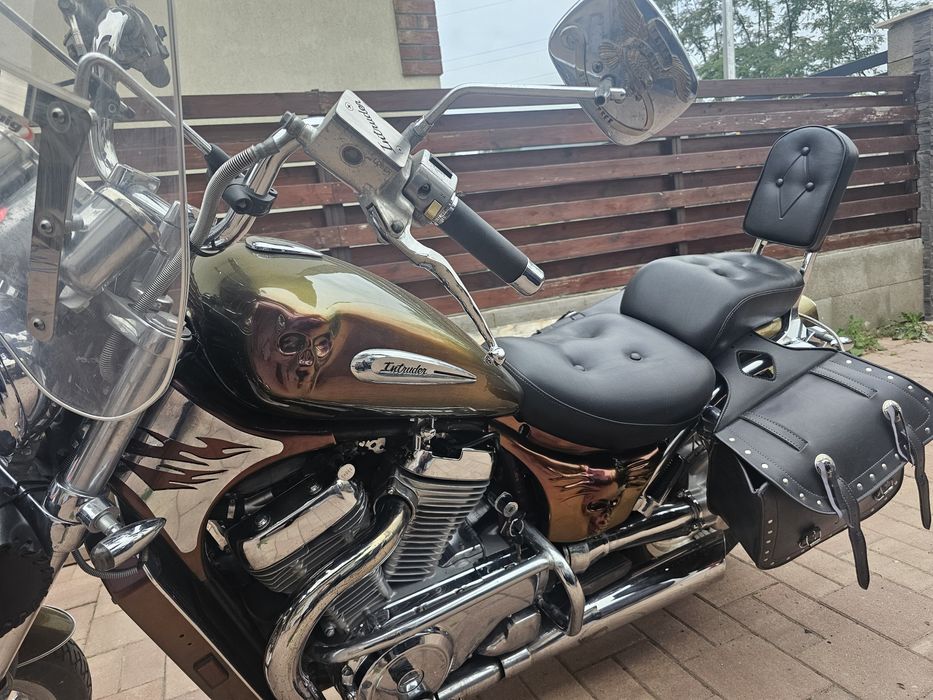 Vând Suzuki Intruder VS 800
