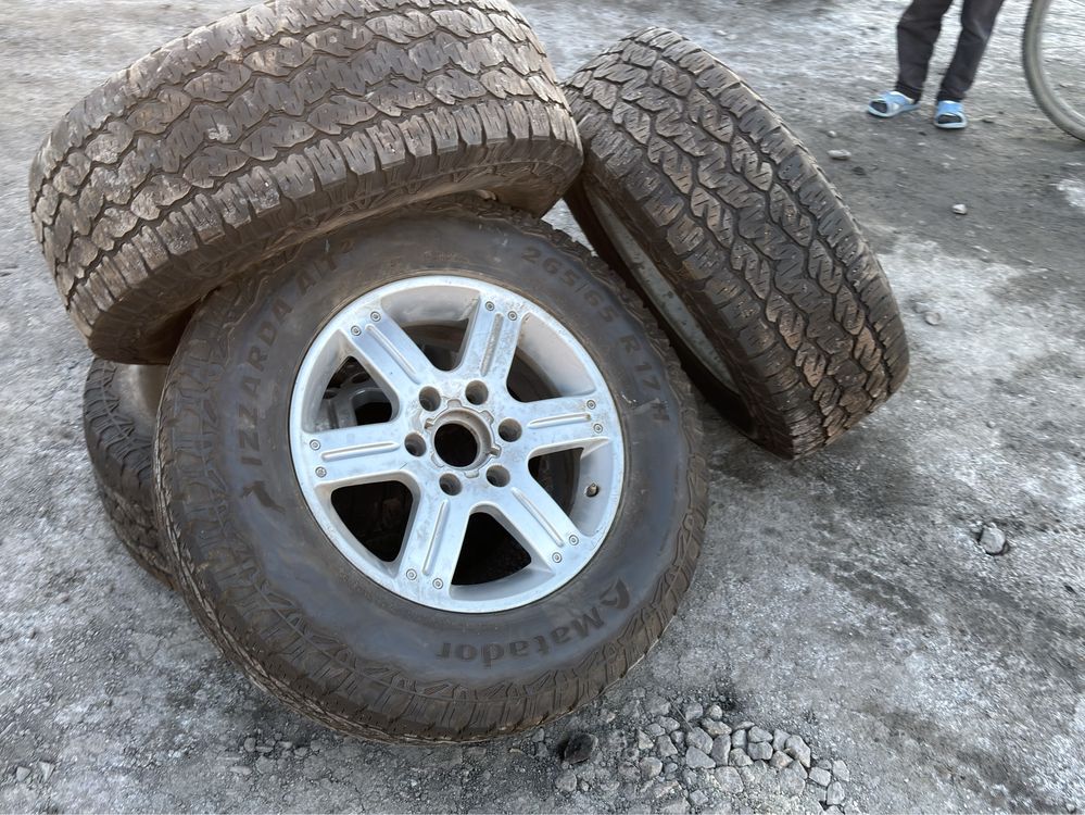 продам шины с дисками на паджеро 3 265/65 R17