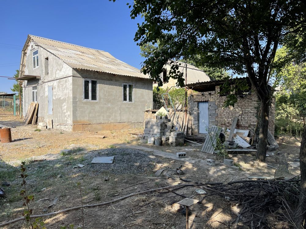 Продам дачу , в Кибрайском р-не поселок майский СВТ Звездочка