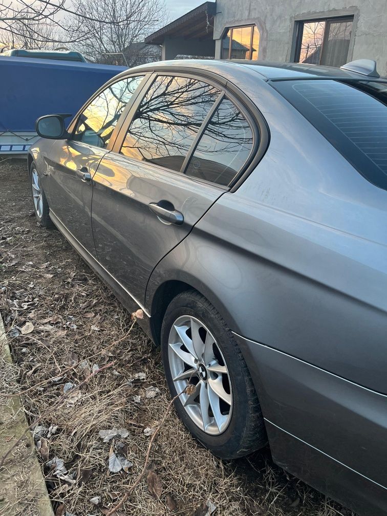 Vand  BMW seria 3 e90 320i lci