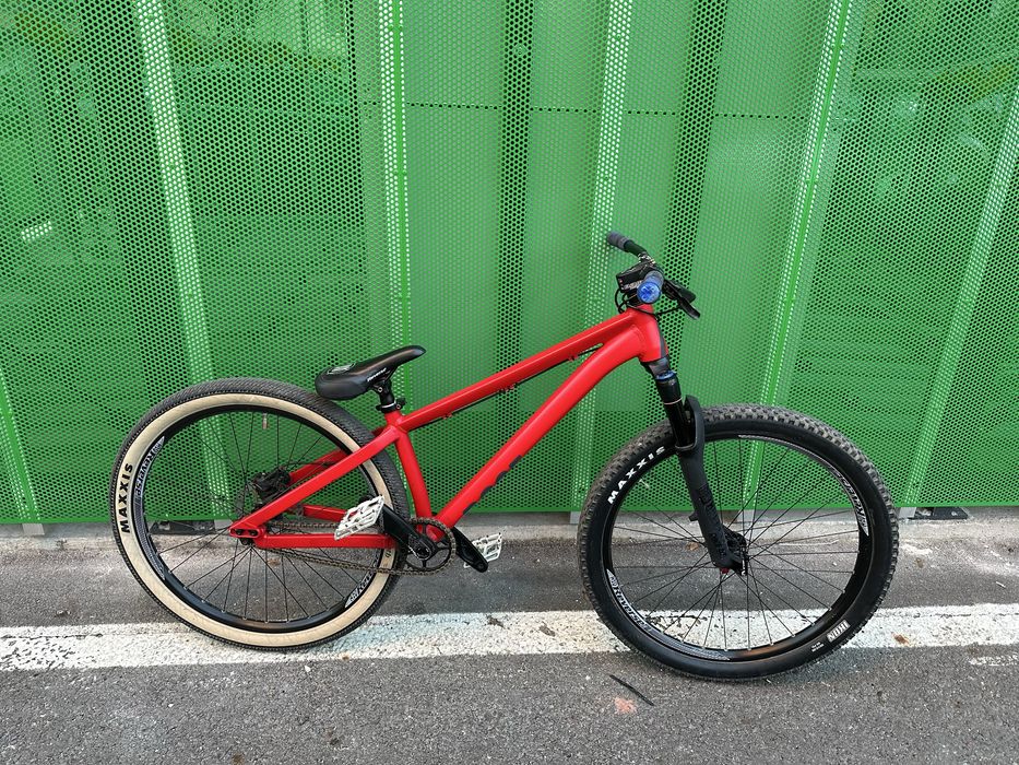Dirtbike Rose the Bruce
