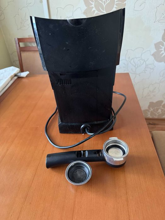 Кафемашина за еспресо DeLonghi EC155 1100W