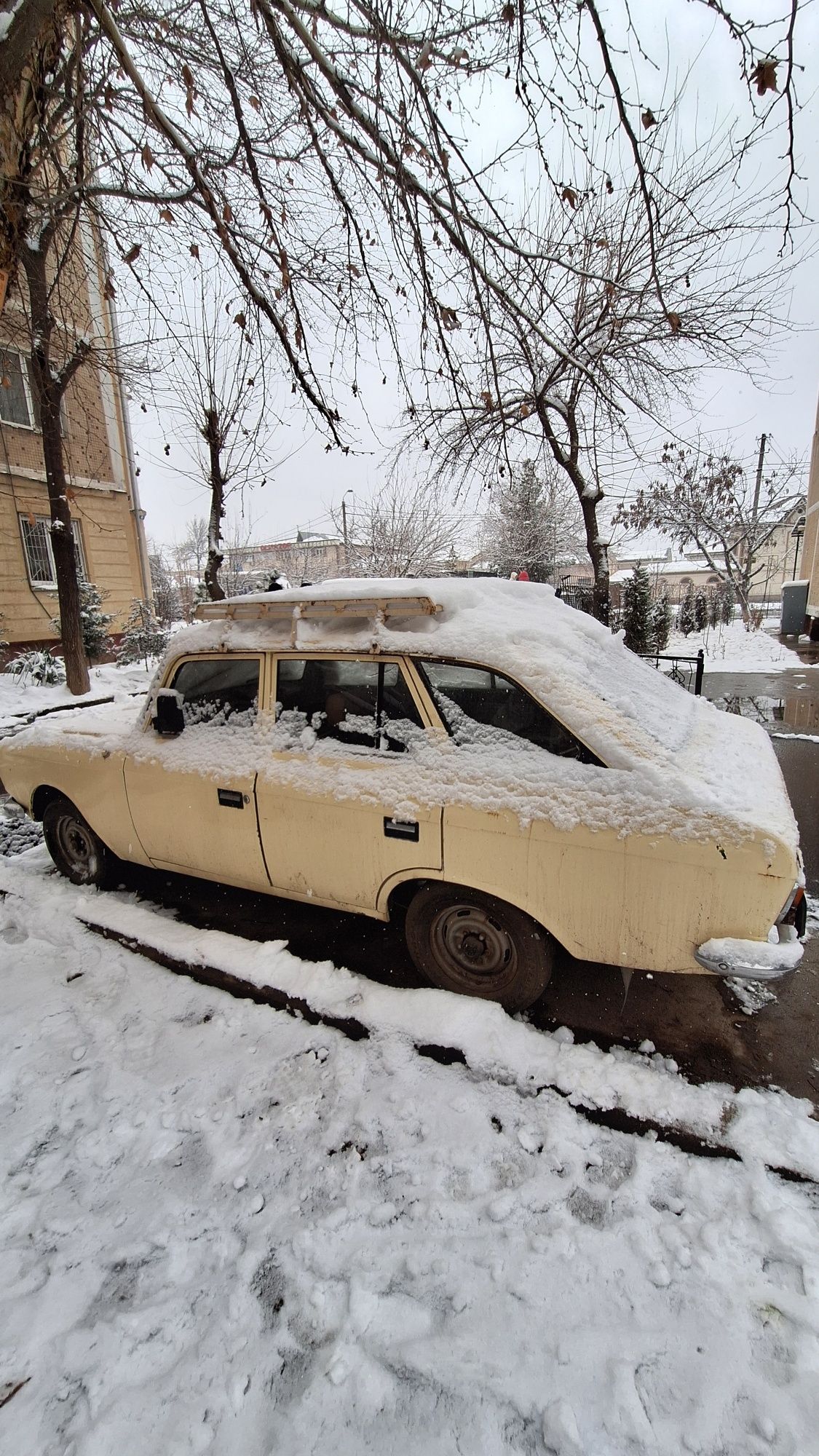 Продаётся москвич комби с багажом