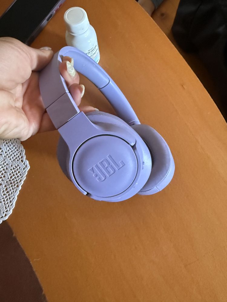 Jbl tube 770  nc лави