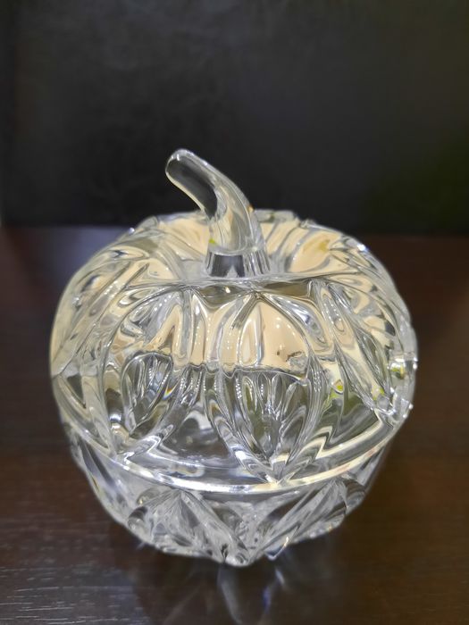 Cristal; vaze mici/mari, bomboniere, scrumiera, lebada, cosulete