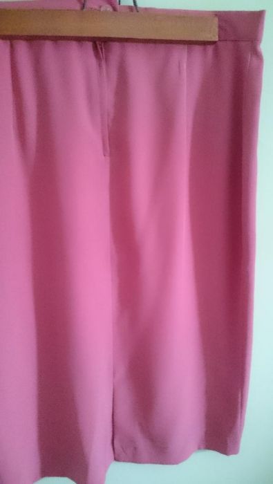 Compleu NOU ocazie Italia vernil, piersica de seara costum masura 42L