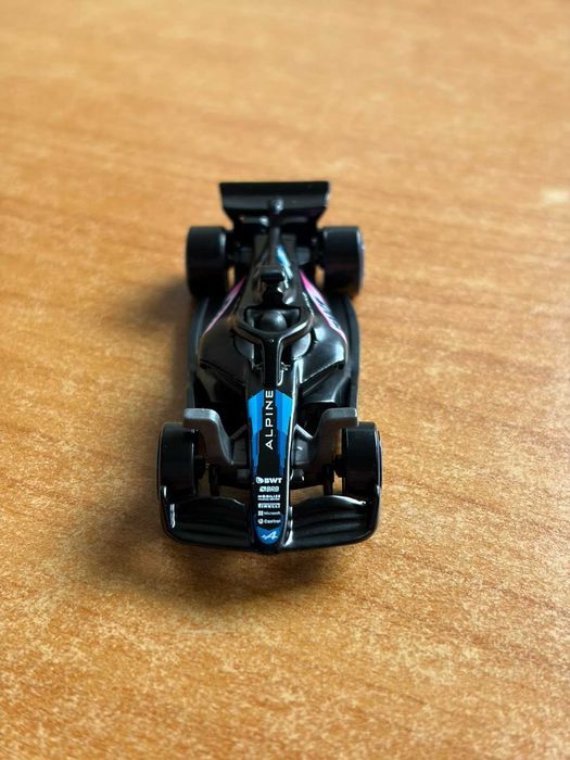 Колекционерска Формула 1 количка Alpine от HotWheels сезон 24/25