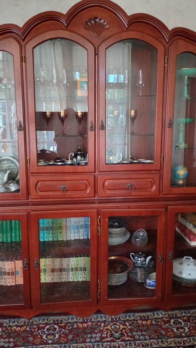 Горка для гостийной