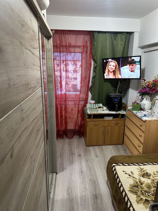 Vand urgent apartament 2 camere transformat in 3 , B-dul Republici