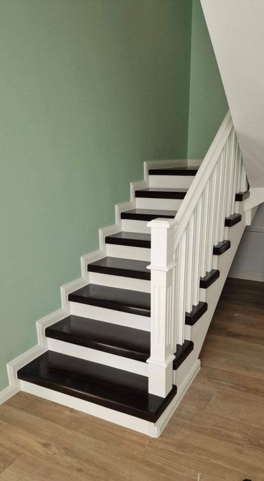 Scări din lemn masiv