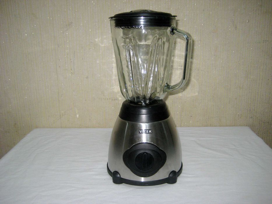 Блендер Vitek отличном рабочим состоянии!