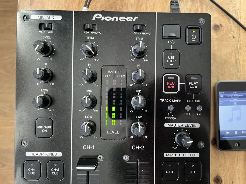 Mixer Pioneer djm 350 impecabil.