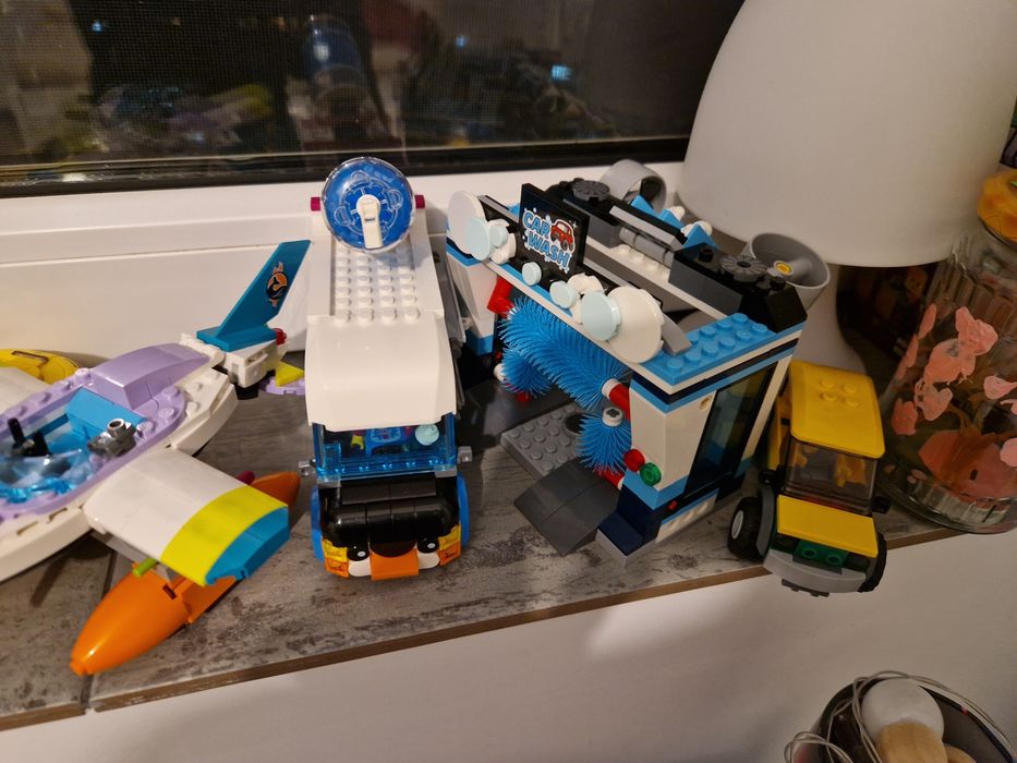 LEGO City - Penguin Slushy Van (60384) fara cutie