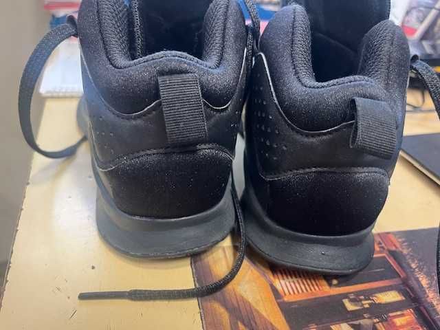 Високи маратонки №35