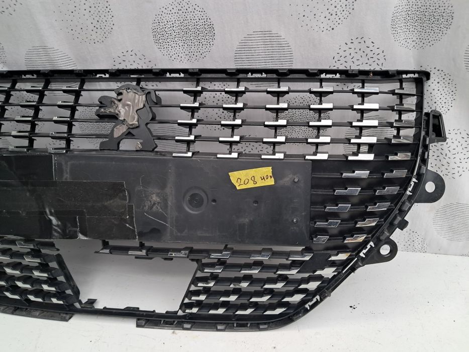 Грил решетка пежо 208 Peugeot  2008