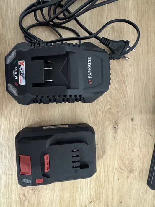 Baterie Acumulator 4A + Incarcator Rapid 4.5A Parkside Performance Noi