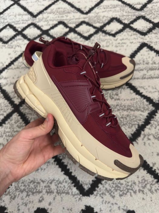 Nike Zoom Vomero 5 Roam Burgundy Team Gold Red Mar 43 Noi Fara Cutie