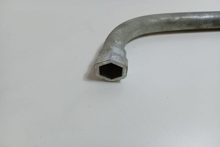 Cheie  roata rezerva 4D0012219A Volkswagen VW Touran  seria