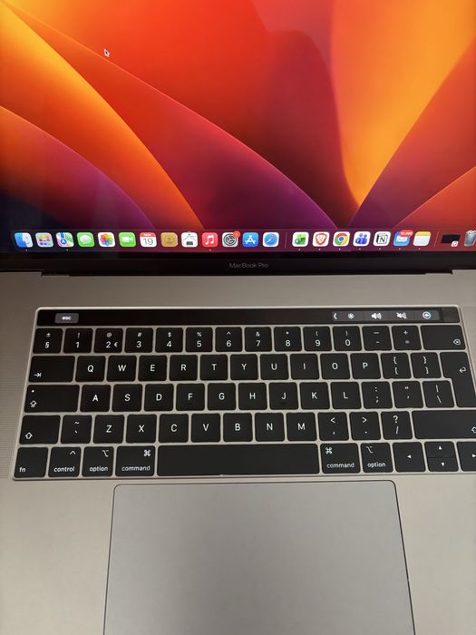 Vand urgent macbook pro i7,16 gb ram , placa video dedicata ,512Gb!
