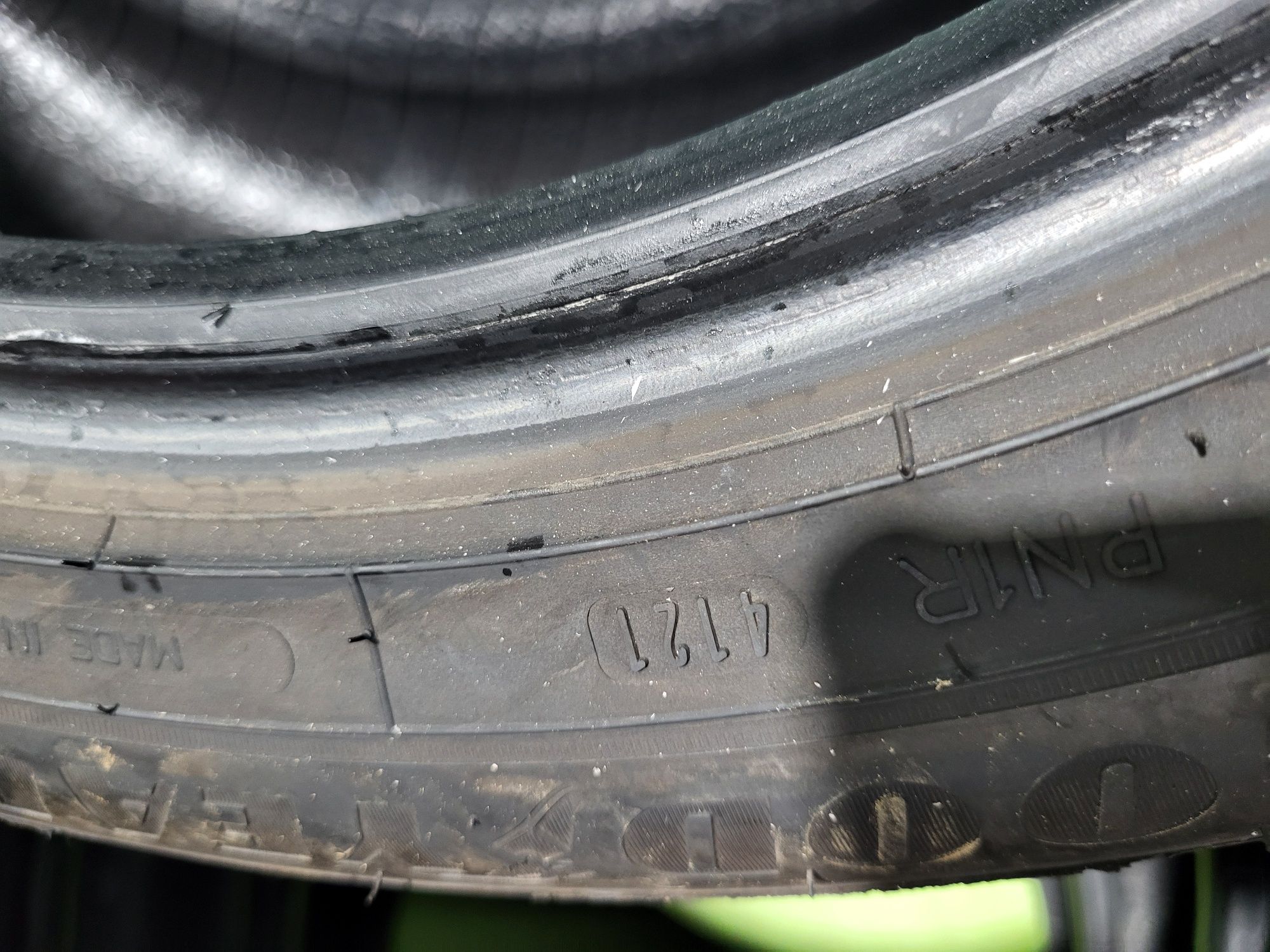4 бр зимни 215/55/17 Goodyear