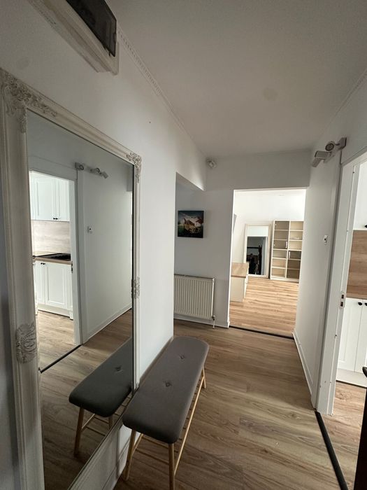 Inchiriez apartament zona centrala 3 camere decomandat