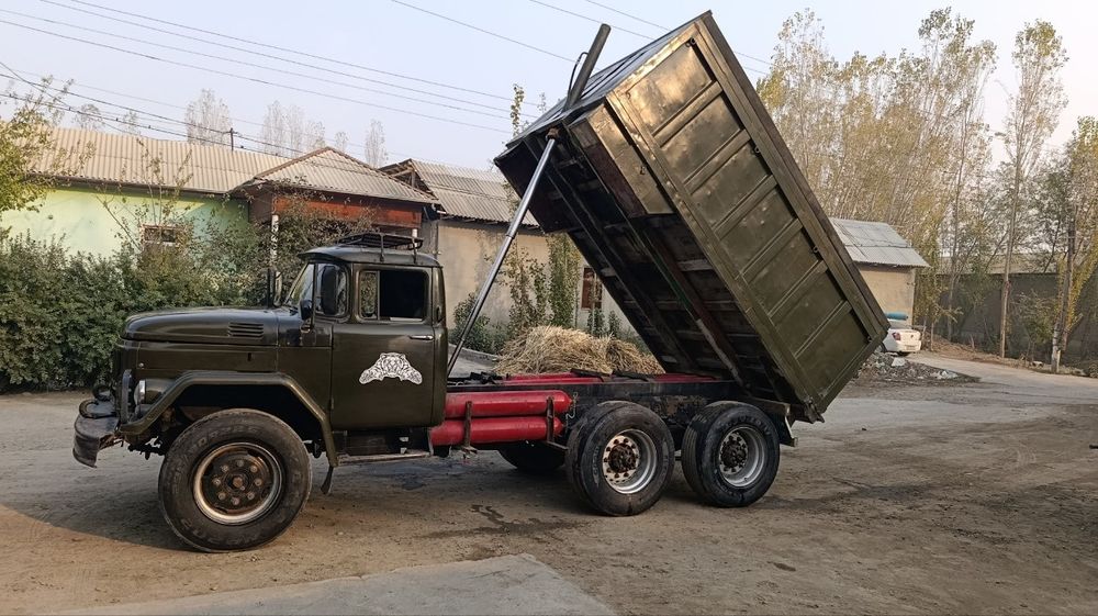 Zil 131 sotiladii zil ideal xolatta dakument toza ishonarli