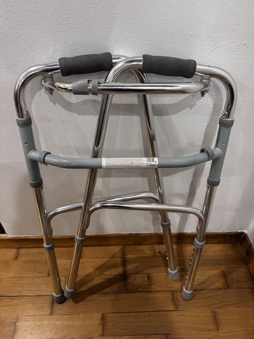 Cadru de mers pliabil + baston