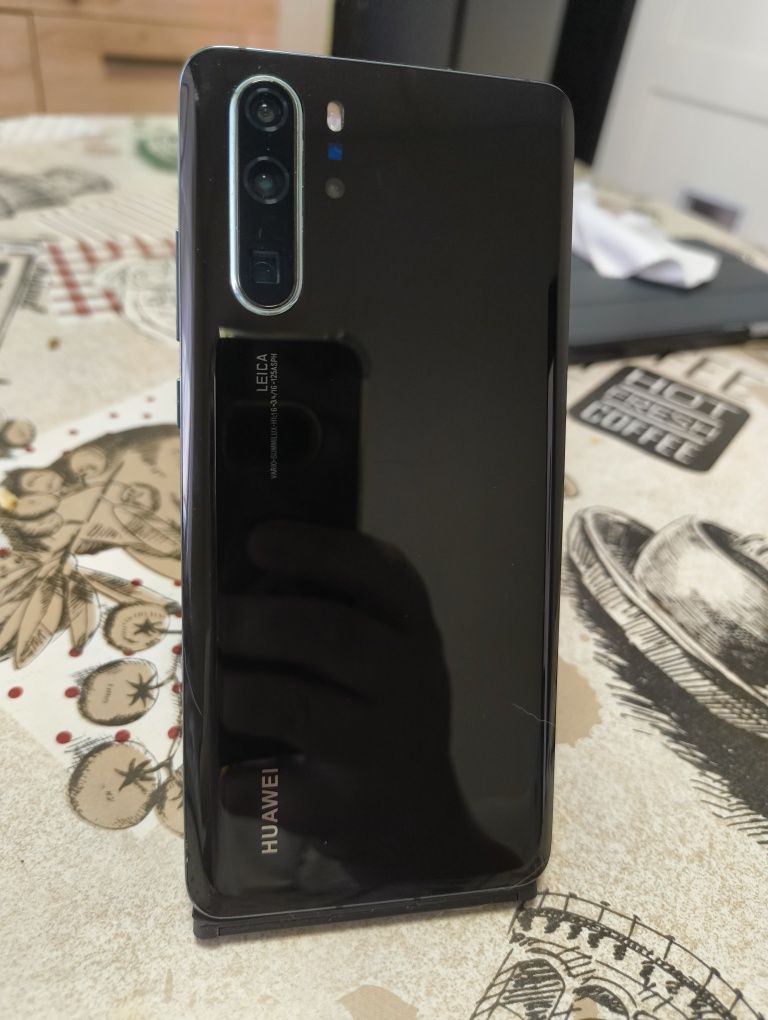 Huawei p30 Pro — 128GB\ 6RAM
