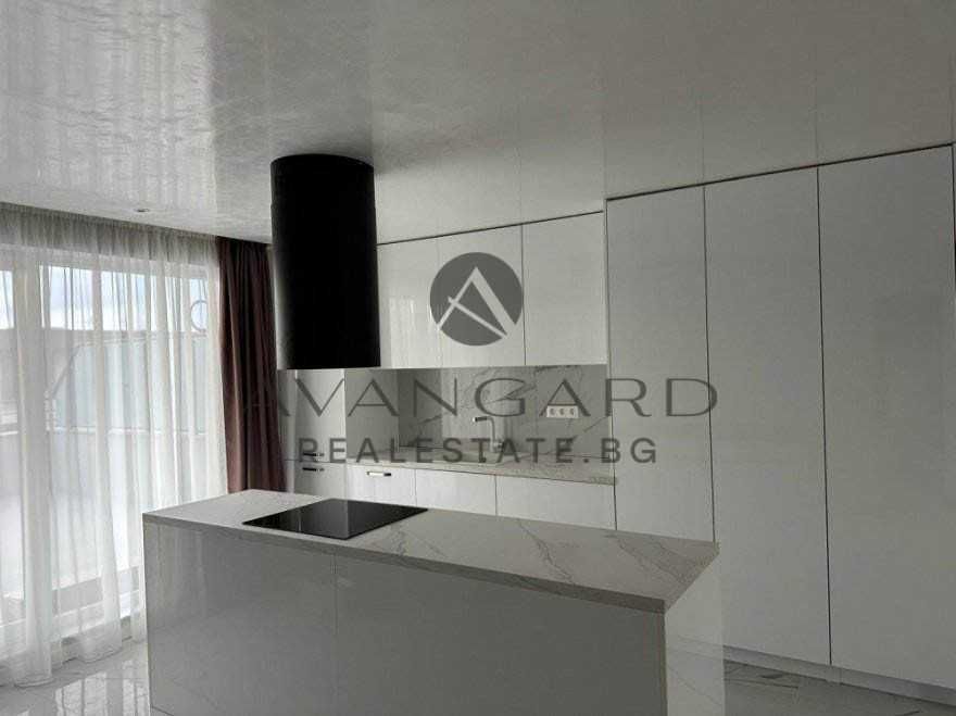 Продава се Четиристаен апартамент в Пловдив, Остромила - 276 кв.м за 1196 €/кв.м - Снимка #2