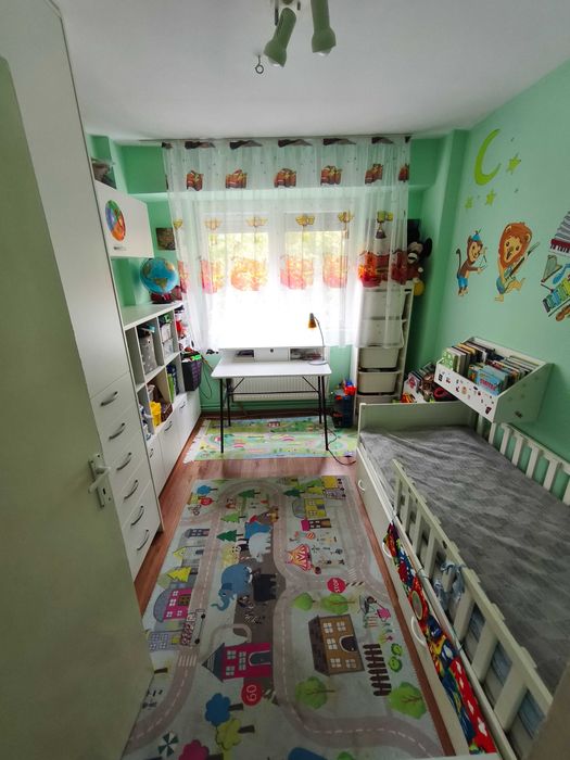 Apartament 3 camere, 2 băi, etaj 2 – Micro 16, cu parcare rezervată