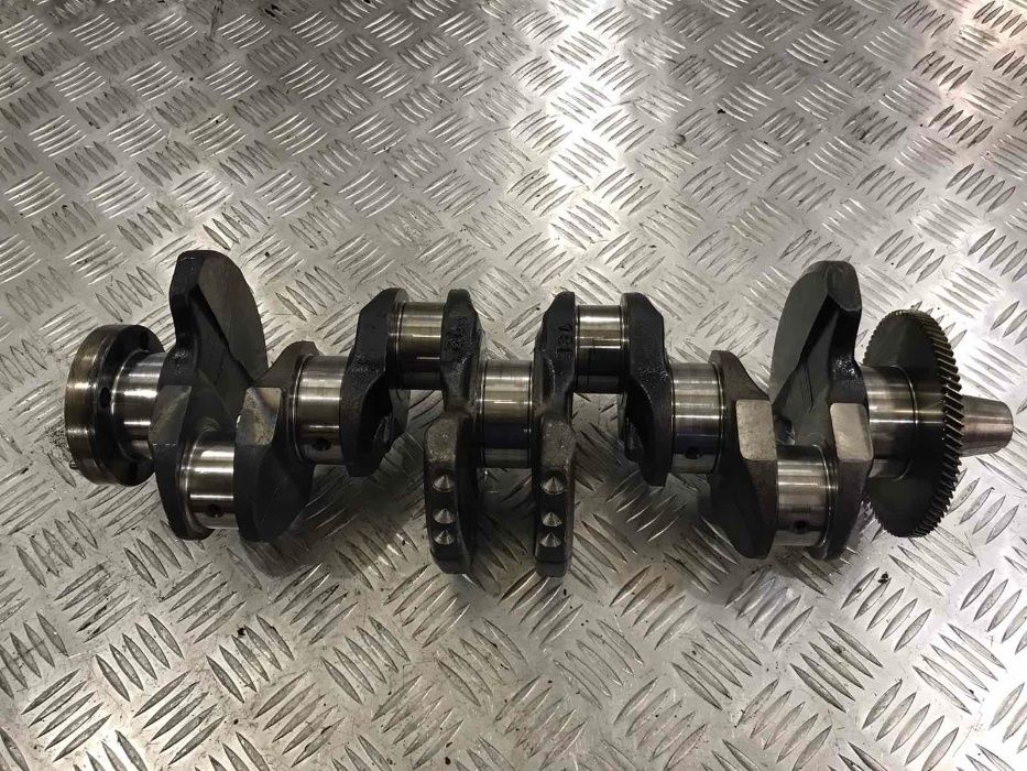 Колянов вал Мазда 2.0ТД 2001г - Mazda Premacy 2.0TD