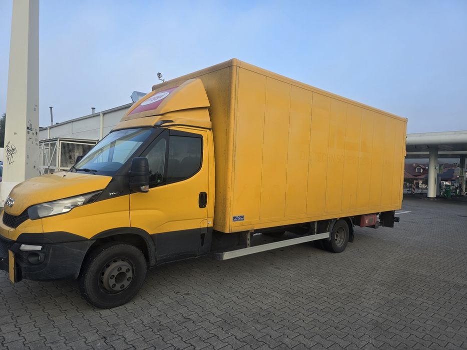 Vand iveco 70 c 17 daily cub cu lift