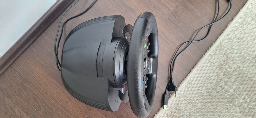 Volan Thrustmaster TMX Force Feedback