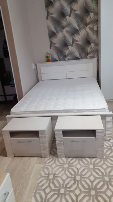 Продам кровать с матрасом