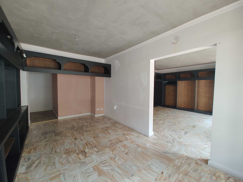 Inchiriem spatiu comercial central 110mp