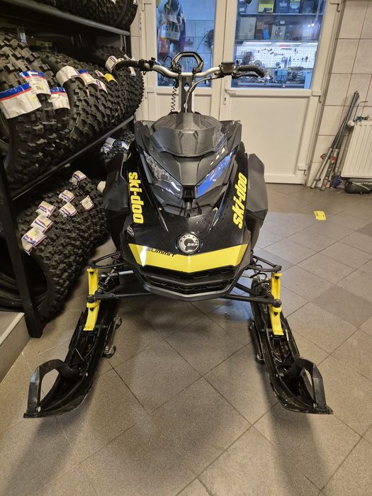 2017 Ski Doo Summit X 154