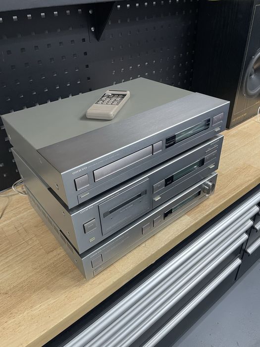 Onkyo amplificator r-200 cd player c-200 deck k-200r remote  rc153s