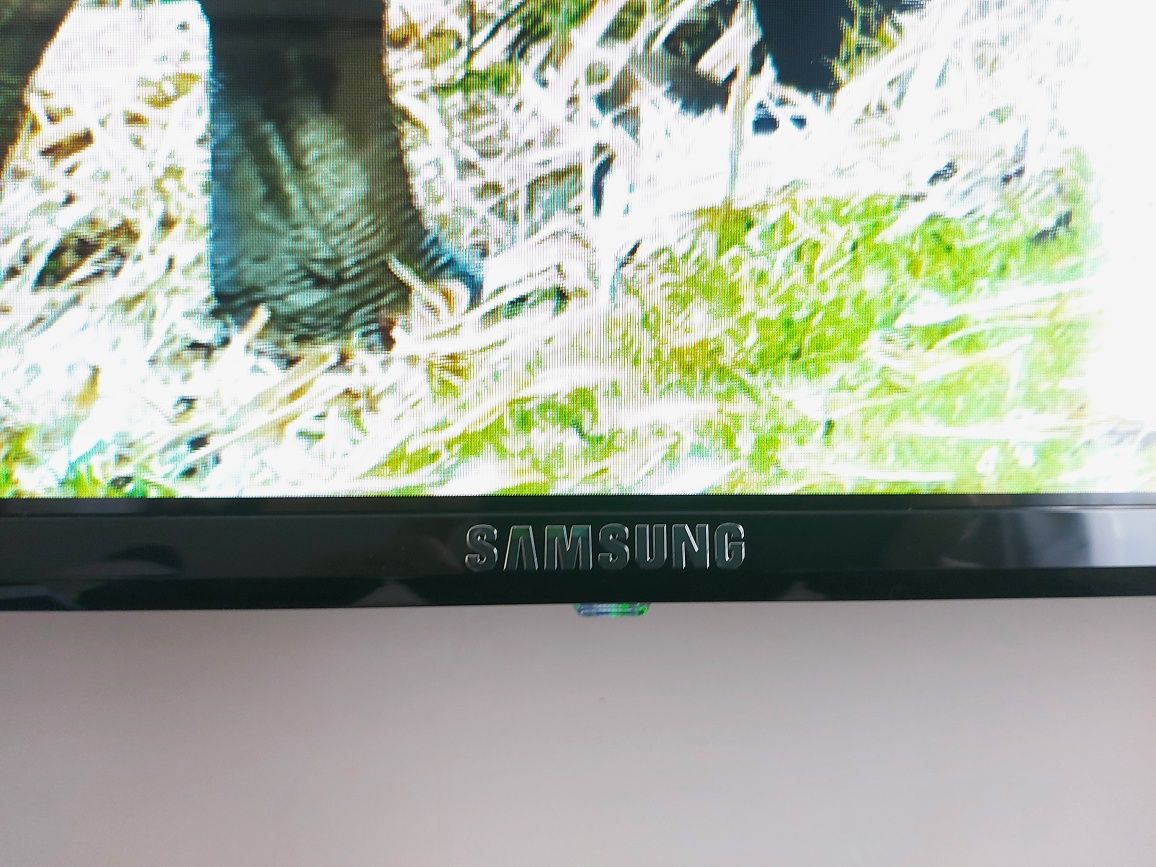 Телевизор 102 см с голосовой упрвлений SAMSUNG Smart tv